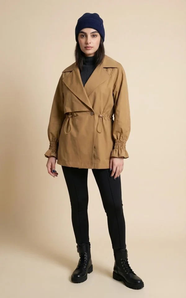 کت زنانه خردلی کمردار با یقه انگلیسی و جیب نوادو کد 404132061733 - Image 2