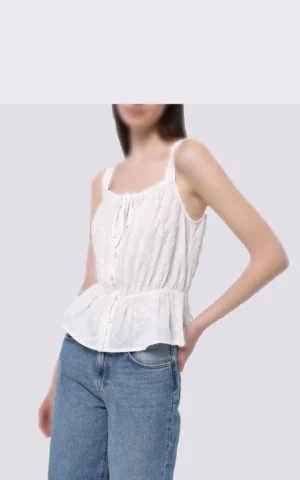 بلوز سفید گلدوزی‌شده با طراحی پپلوم و استایل فانتزی برند کلینز کد CL1074644