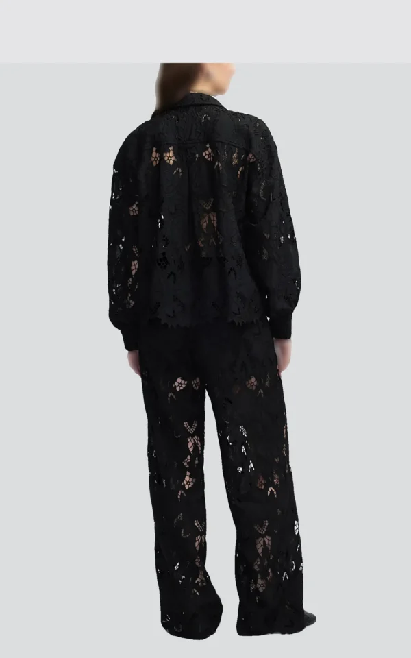 نمای پشت شومیز زنانه گیپوری مشکی IPEKYOL