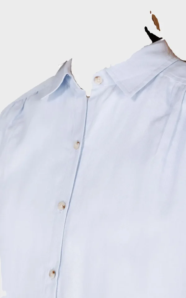 شومیز زنانه دکمه‌دار آستین بلند برند Colin's با طراحی شیک و استایل خاص از نمای یقه