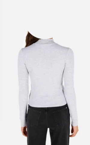 بلوز زنانه آستین بلند طوسی Colin's با طراحی ساده و شیک از نمای پشت