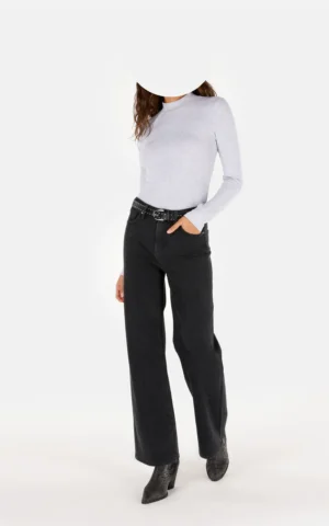 بلوز زنانه آستین بلند طوسی Colin's با طراحی ساده و شیک از نمای قدی