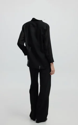 نمای پشت شومیز زنانه بلند مشکی IPEKYOL