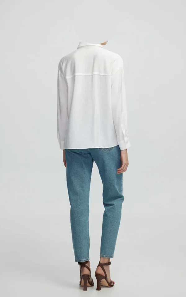 نمای پشت شومیز زنانه دو جیب آستین بلند IPEKYOL رنگ سفید