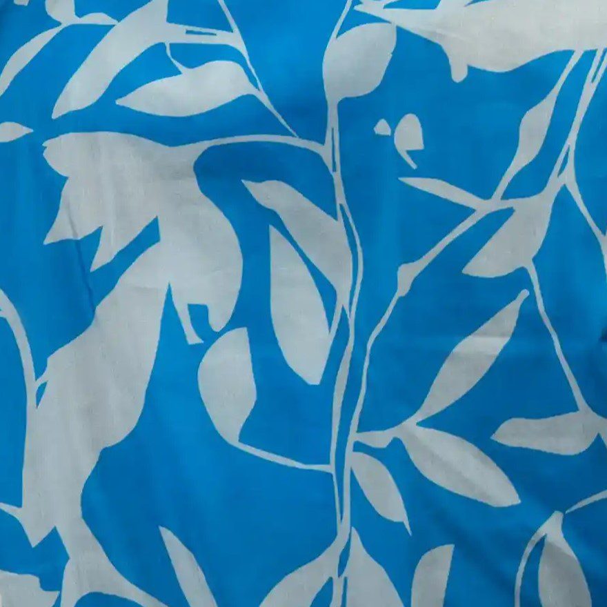 عکس نمونه طرح‌گل آبی-سفید